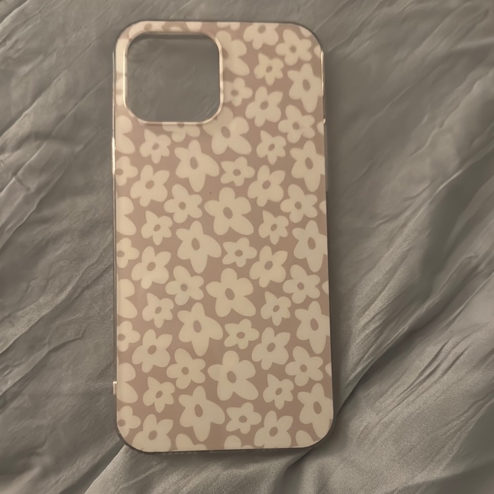 Floral Pattern Phone Case - Cream and White
